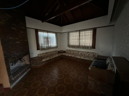 Chalet En San Miguel Ctro. Uso Profesional