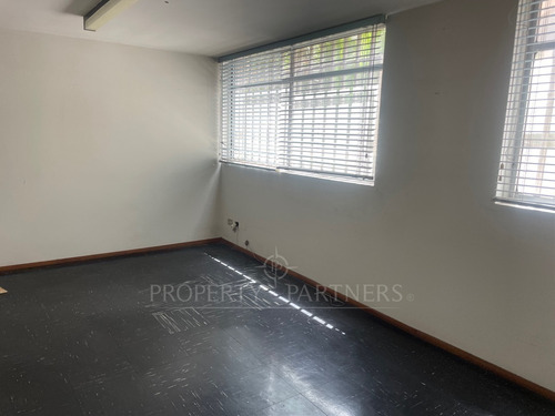 Venta De Propiedad Completa Con Oficinas A Pasos D...