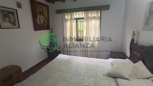 Casa En Venta En Lagos Del Cacique. Cod V61450