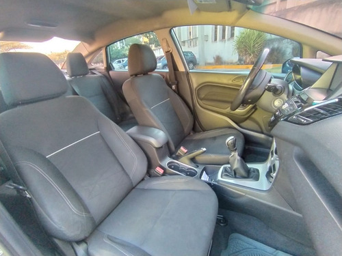 Imagen 8 de 11 de Ford Fiesta Titanium