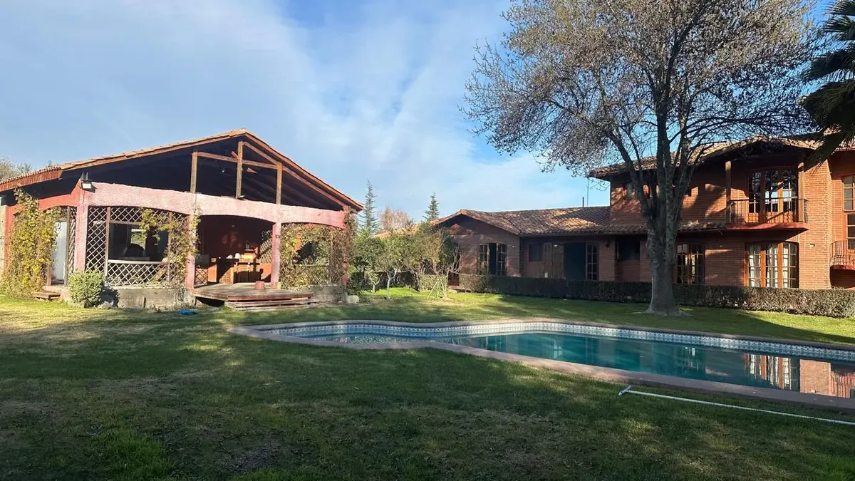 Imagen 2 de 30 de Arriendo Parcela Con Gran Casa 700 M2 Carampangue Talagante