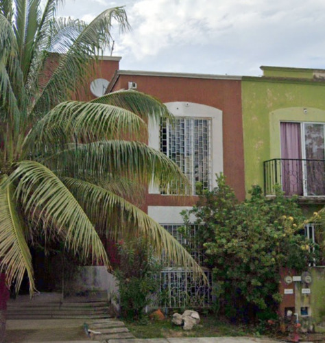 Casa De Recuperacion En Venta, En, Col.mision Las Flores, Playa Del Carmen / Solidaridad. Laab2