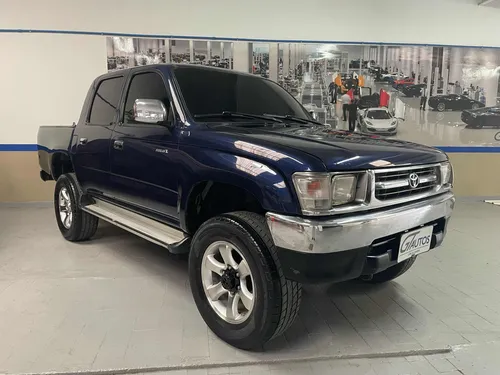 Toyota Hilux 2.4L 4x4 DC