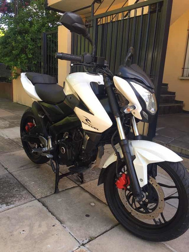 Rouser Ns200
