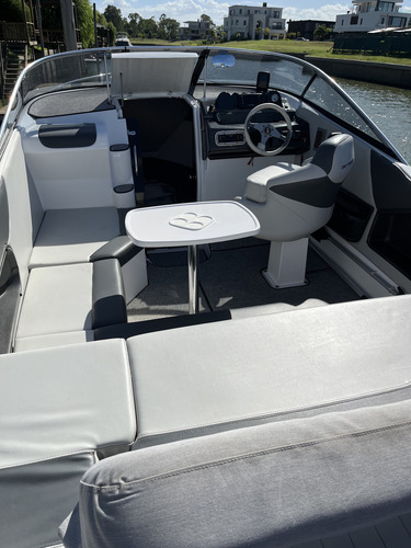 Lancha Custon 25. Con Evinrude Etec G2 200 Hp
