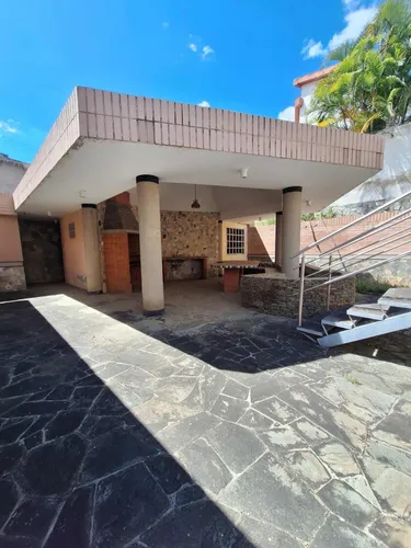 Casa En Venta En El Parral. Dl