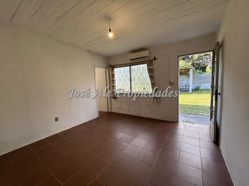 En Venta Casa A Metros De La Rambla Costanera, Colonia