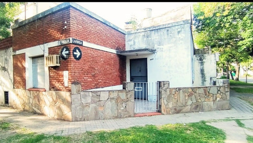 Venta Casa Al Frente A Reciclar