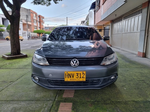 Imagen 2 de 11 de Volkswagen Jetta 2014 2.5 Trendline Blindado 2 Plus