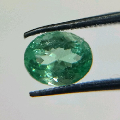 Esmeralda 0,95ct Oval 7x5mm