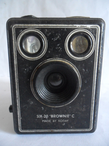 Camara De Fotos Brownie Six-20 By Kodak  Made In Ingland.///