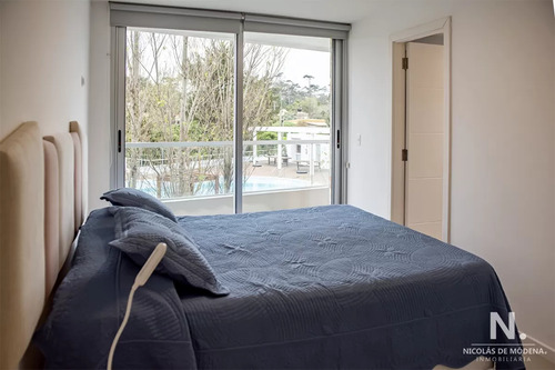 Departamento De 3 Dormitorios En Venta. Gran Oportunidad En Playa Mansa.