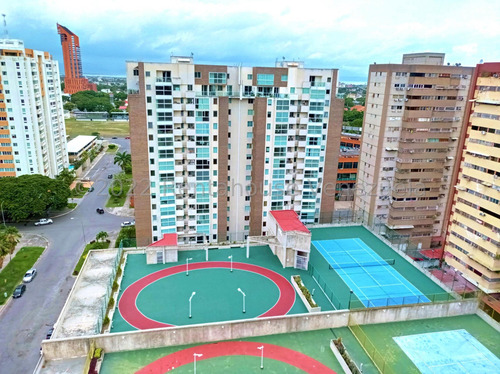 Apartamento Penthouse En Venta Obra Limpia Con Planta Electrica Jardin Piscina Cancha Tenis Planta Estef 24-5713