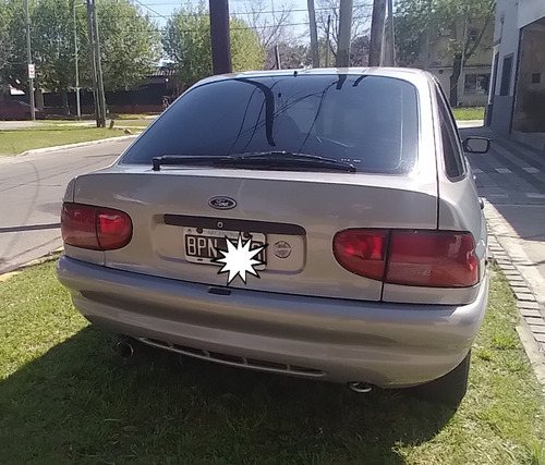 Ford Escort 1.8 Clx 5 p