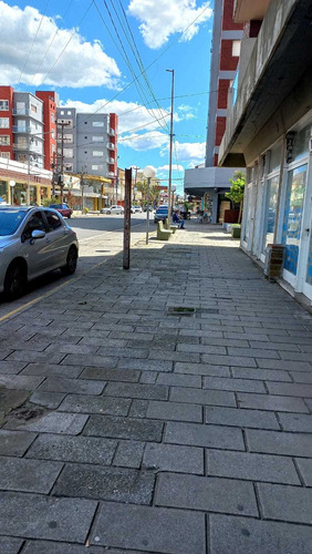 Imagen 10 de 10 de Local Comercial En Pleno Centro.