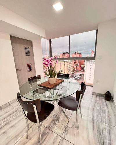 En Venta Con Financiamiento Penthouse Dúplex 349 M² Urbanización El Bosque, Maracay, Aragua