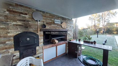 Casa En Alquiler Anual En Barrio Malibu Canning