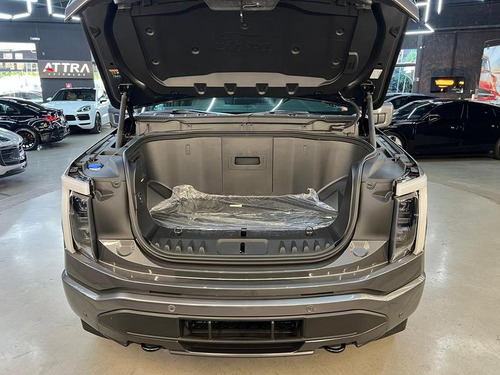 Ford F-150 Lightning 5.4 V-8 2p 2023