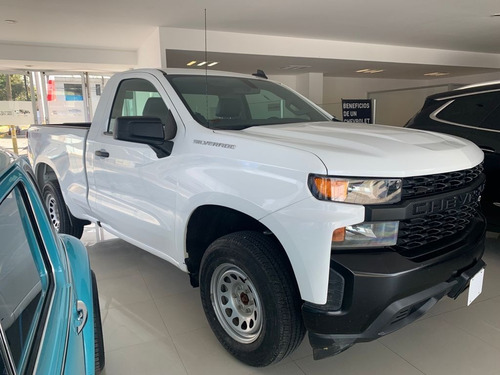 Imagen 5 de 11 de Chevrolet Silverado 4*4 2020