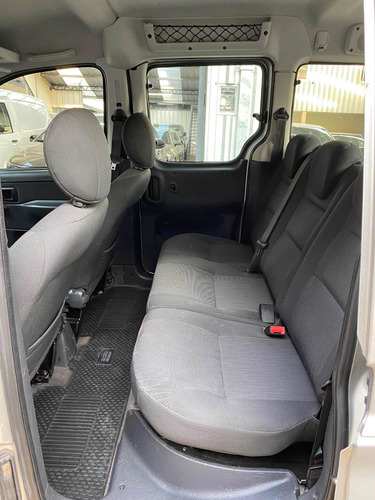 Imagen 10 de 12 de Citroën Berlingo Multispace 1.6 Sx Am54 /// 2013 - 250.000km