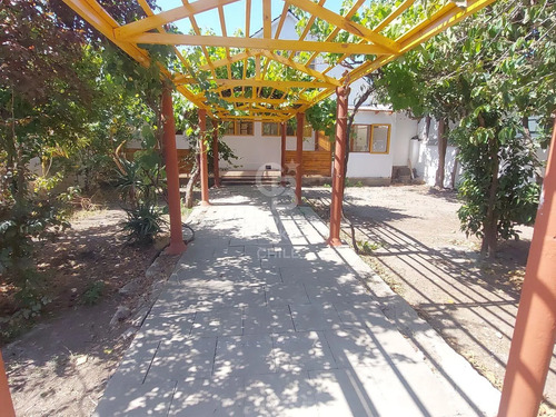 Vende Casa Con Proyección Comercial