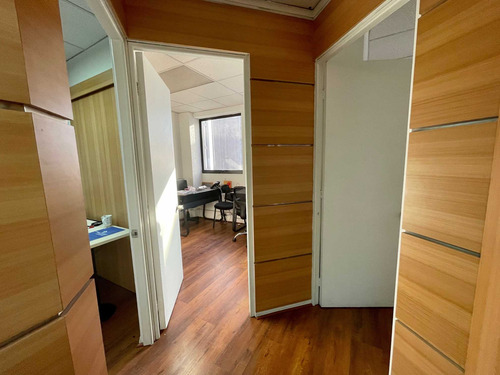 Oficina De 4 Privados 2 Baños En Providencia (96683)