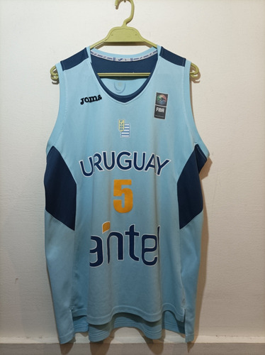 Camiseta Joma Selección Uruguay Básquet - 5 Fitipaldo 