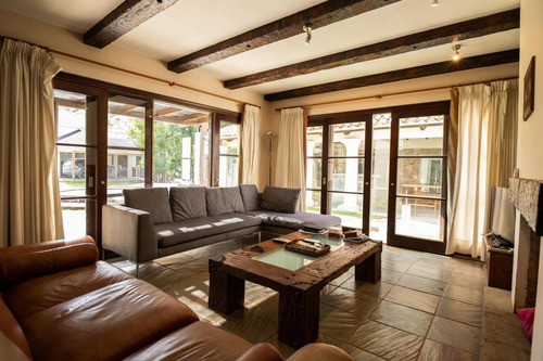 Alquiler De Casas De 4 Dormitorios En Cumbres De Carrasco. Barrio Privado