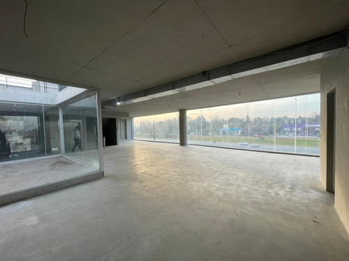 Imagen 3 de 22 de Excelente Local Comercial 3 Plantas 830 M² Cub. - Ideal Inversor - Ituzaingó