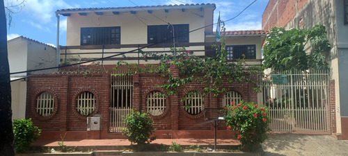 Casa Centrica En Zona Norte En Venta
