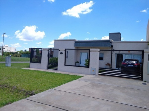 Casa En Venta 2 Dorm Barrio Don Juan