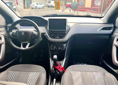 Imagen 13 de 15 de Peugeot 208 2018 1.6 Allure