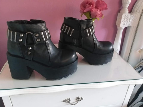 Botas Cortas Ricky Sarkany 39 Usadas Paruolo Prune Saverio