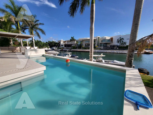 Casa En Venta, 5 Recámaras, Elevador, Remodelada Nueva, Amueblada,puerto Cancún.
