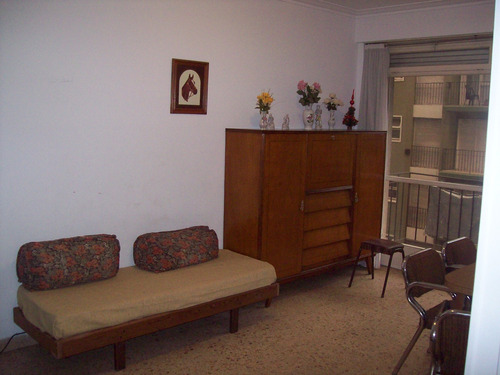 Imagen 2 de 9 de Departamento 2 Ambientes Con Dependencia A La Calle En Venta Mar Del Plata