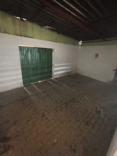 Venta De Galpón Industrial En Los Guayos 35-33
