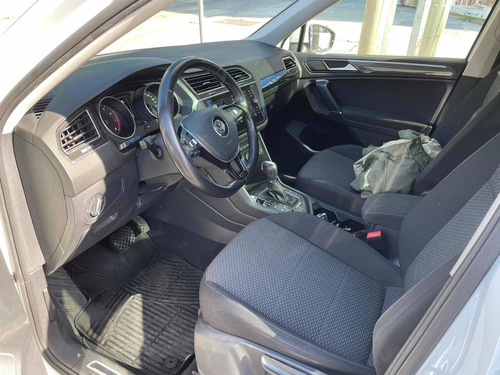 Imagen 6 de 8 de Volkswagen Tiguan Allspace 2018 2.0 Tsi Comfortline Dsg