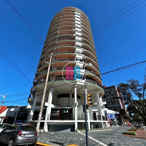 Local En San Bernardo - Sobre Centro Peatonal Y Av San Bernardo. Edificio Redondo.