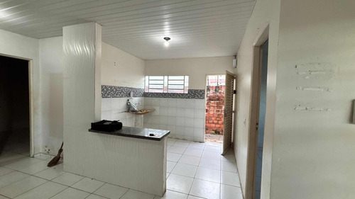 Casa, 3 Quartos, Sendo 1 Suite. Garagem 2 Carros Ou Mais