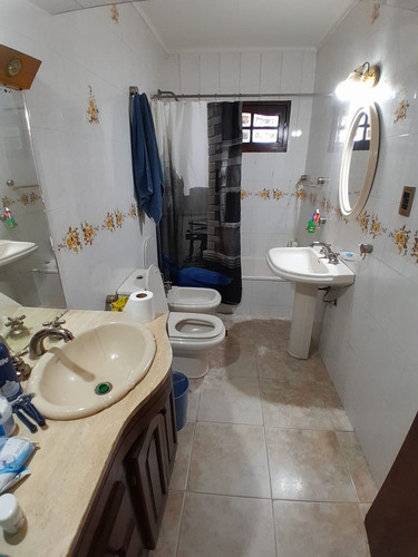 Casa En Esquina Con Doble Terreno