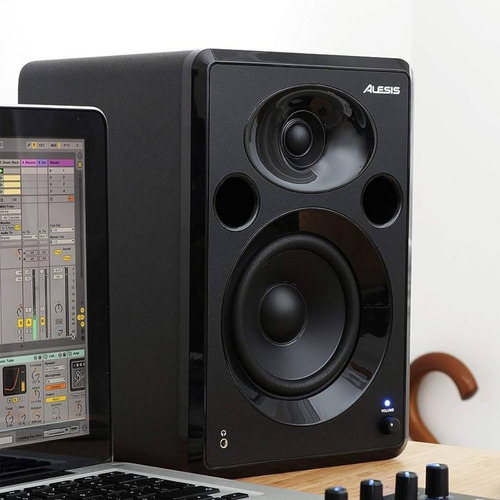 Monitores De Estudio Alesis Elevate 5 Mkii Home Studio Color Negro