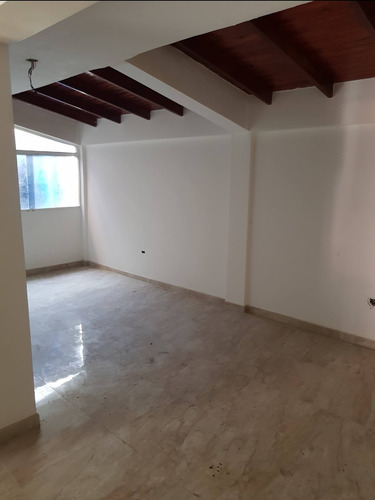 Imagen 4 de 14 de Exclusividad Estilo Americano Cercano Av. Bolivar Lecheria