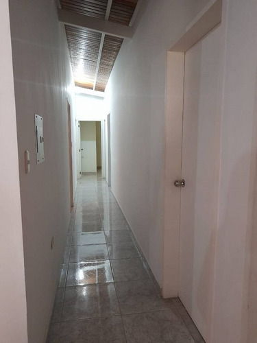 Imagen 14 de 17 de Venta Casa El Trigal 170mts. Angie Quintero 0414 4185517. Codigo 139742