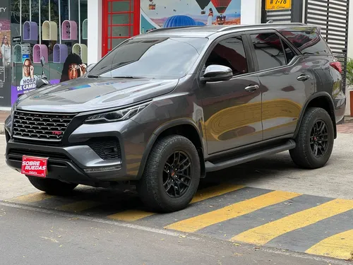 Toyota Fortuner 2.4 Street At 7As