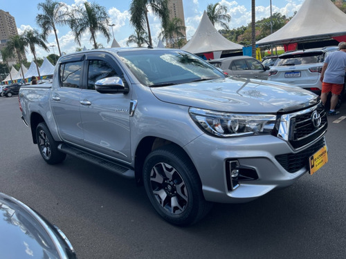 Imagem 2 de 15 de Toyota Hilux Srx 2.8 Prata 2019