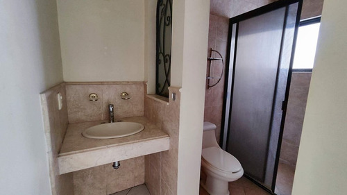 Imagen 13 de 30 de Casa En Venta En Jardines De La Concepción