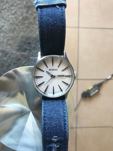 Reloj Nixon A1051540 Sentry Leather Dark Denim / Cream
