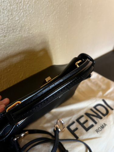 Bolsa Negra Peekaboo Fendi Con Detalles Gucci Lv Chanel Negro Lisa Oro Negro