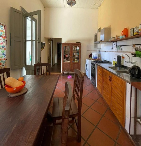 Venta Casa 3 Ambientes Con Jardín Y Cochera Bernal