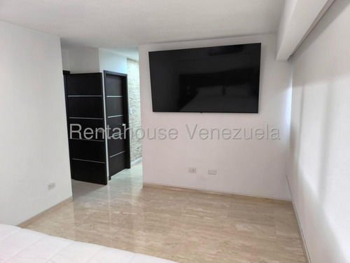 Apartamento Remodelado Amplio Y Cómodo En Excelente Urbanización Las Mesetas Santa Rosa De Lima Lld
